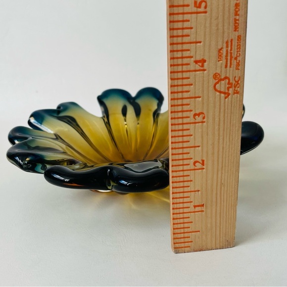 Vintage mid century Murano flower shape bowl - Picture 4 of 12